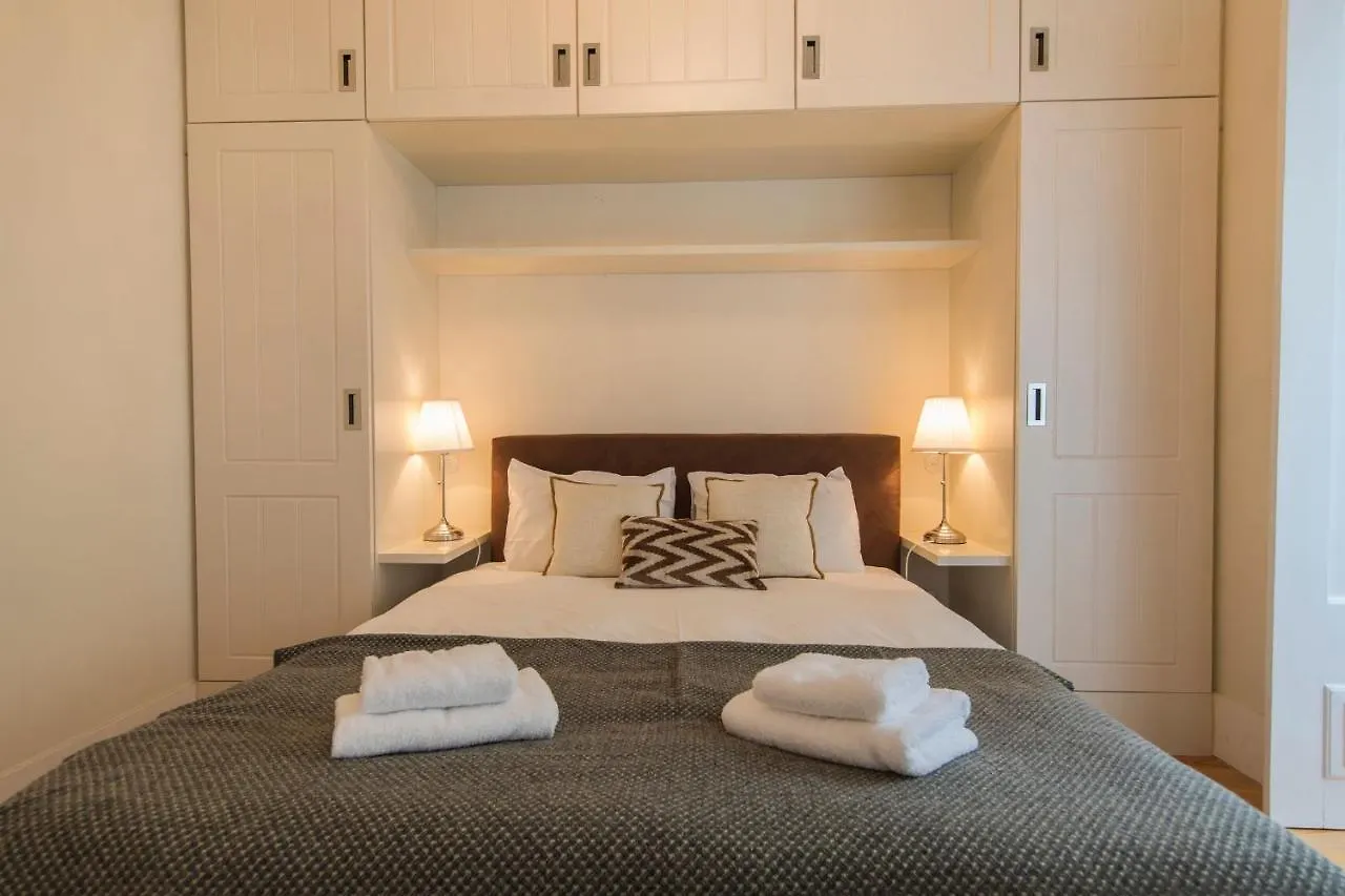 شقة Lovelystay - Cozy Duplex Home In Alfama Lisboa