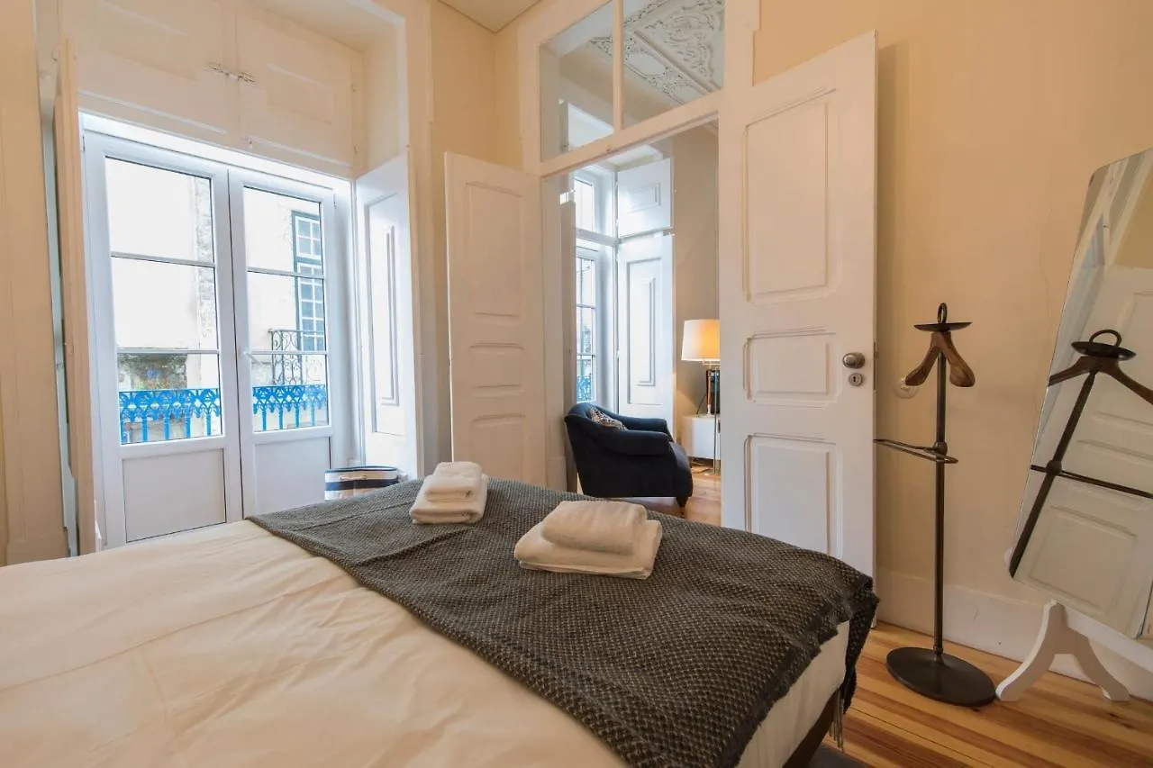 شقة Lovelystay - Cozy Duplex Home In Alfama Lisboa