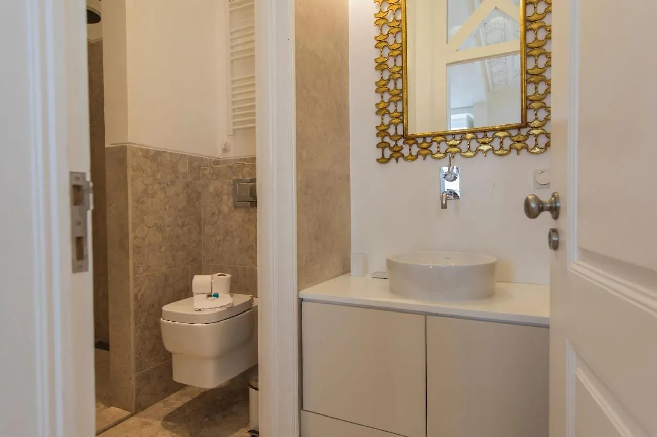 Lovelystay - Cozy Duplex Home In Alfama Lisboa