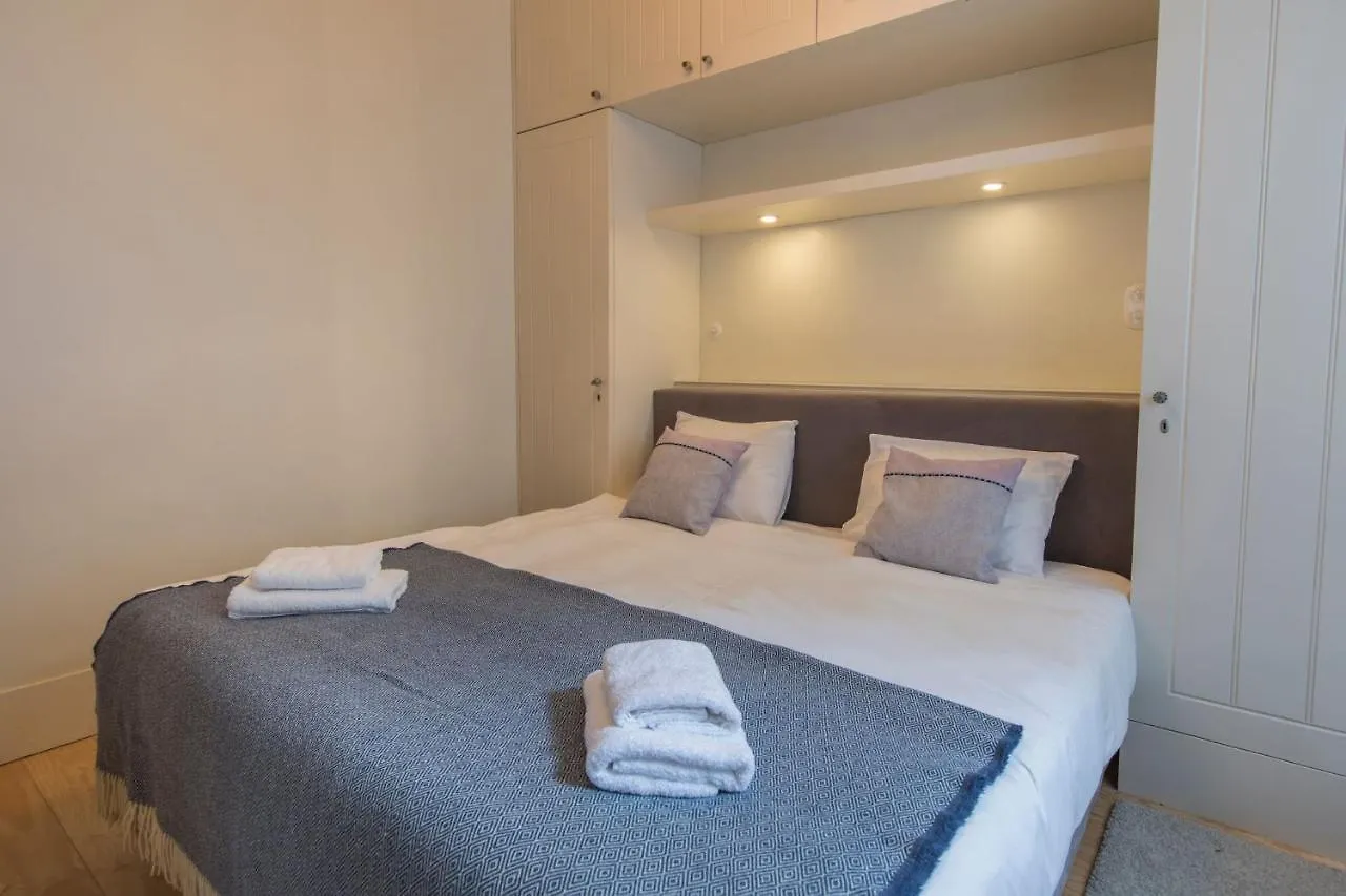 شقة Lovelystay - Cozy Duplex Home In Alfama Lisboa