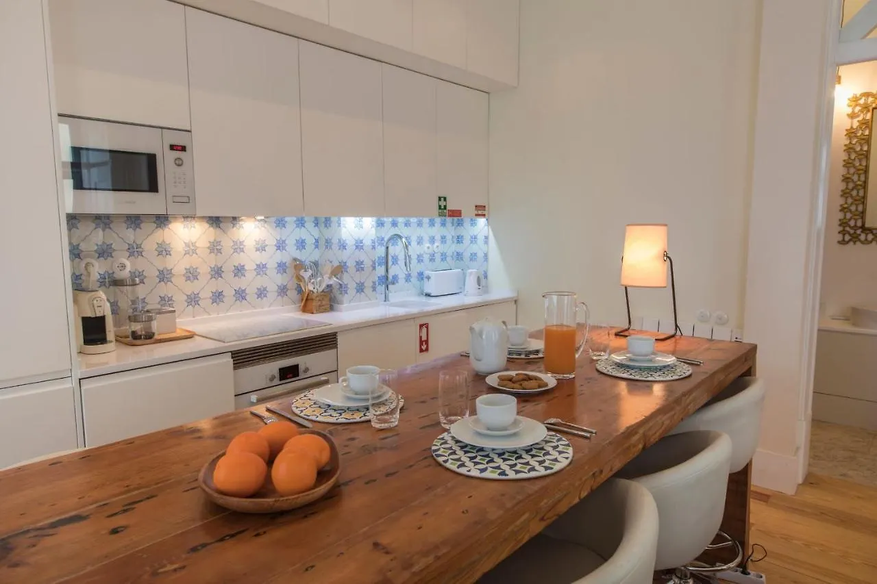Lovelystay - Cozy Duplex Home In Alfama Lisboa شقة