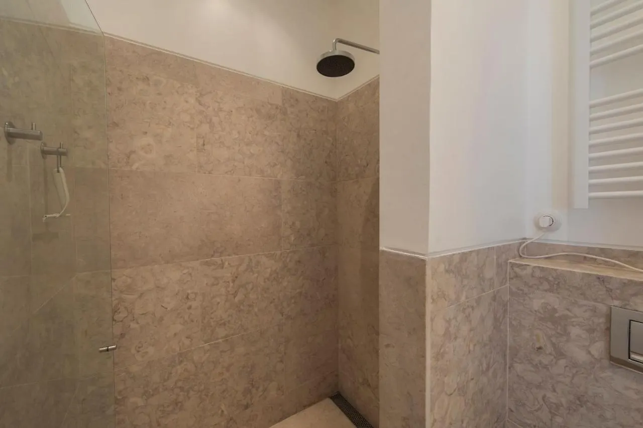 ליסבון Lovelystay - Cozy Duplex Home In Alfama דירה